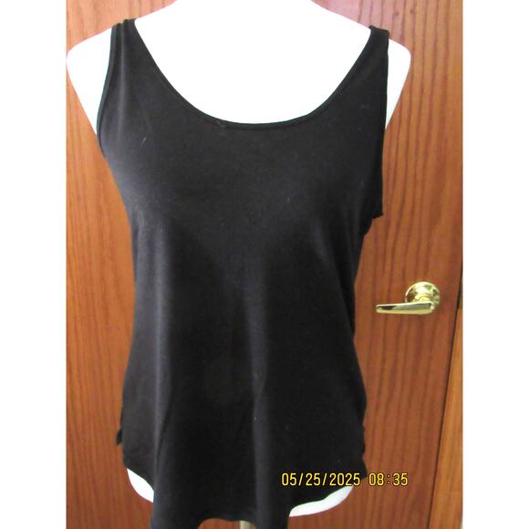 2 pack Maurices tank tops -size medium - Picture 3 of 4
